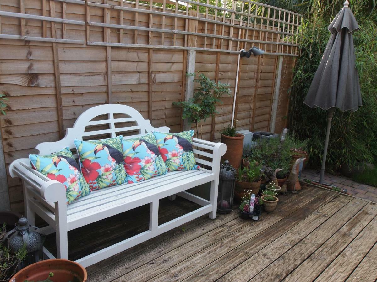 Friendly Home In South London Morden Εξωτερικό φωτογραφία